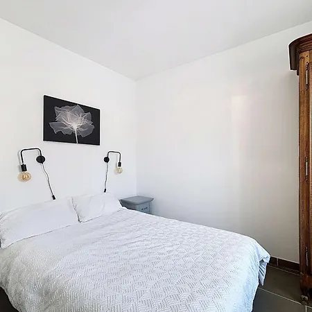 A 150m De La Avec Piscine Et Wifi Gratuit - Fr-1-361-8 *