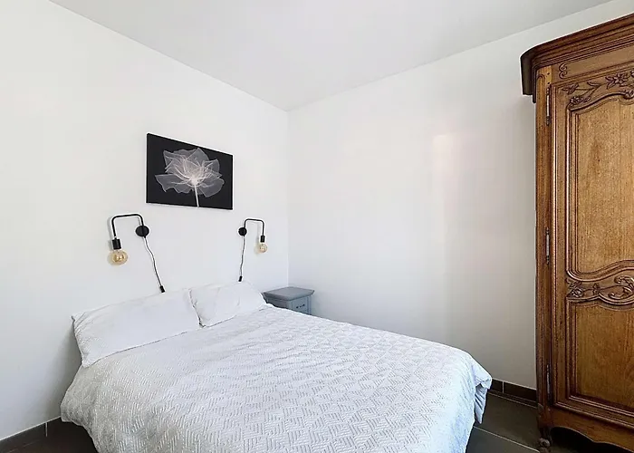 à 150m De La Avec Piscine Et Wifi Gratuit - Fr-1-361-8 *