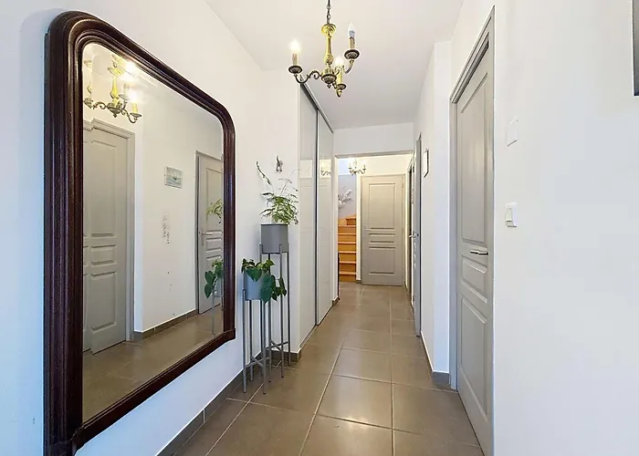 à 150m De La Avec Piscine Et Wifi Gratuit - Fr-1-361-8